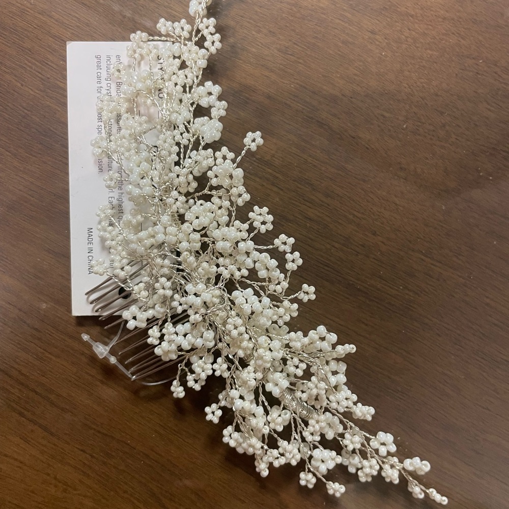 Elegant White Floral Hair Comb Bride